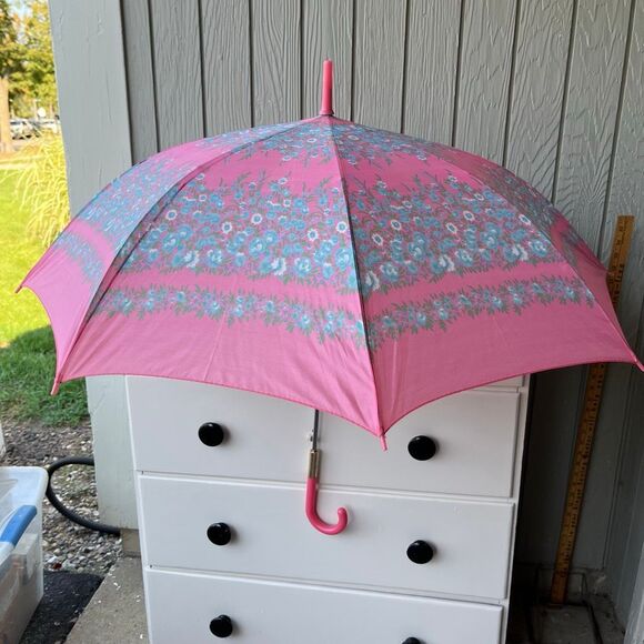 Vintage Pink Floral Umbrella – Retro 60s/70s Rain Parasol – Costume, Cottagecore - Picture 4 of 9